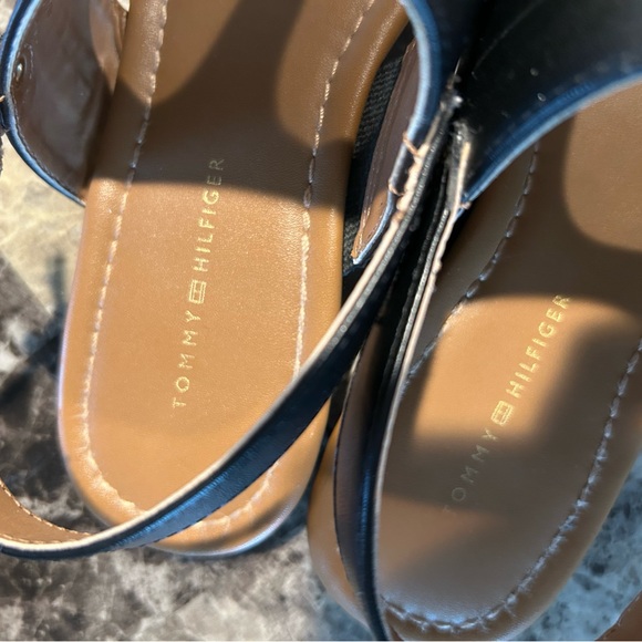 Tommy Hilfiger Leather Women’s Strap Sandals - Picture 2 of 7